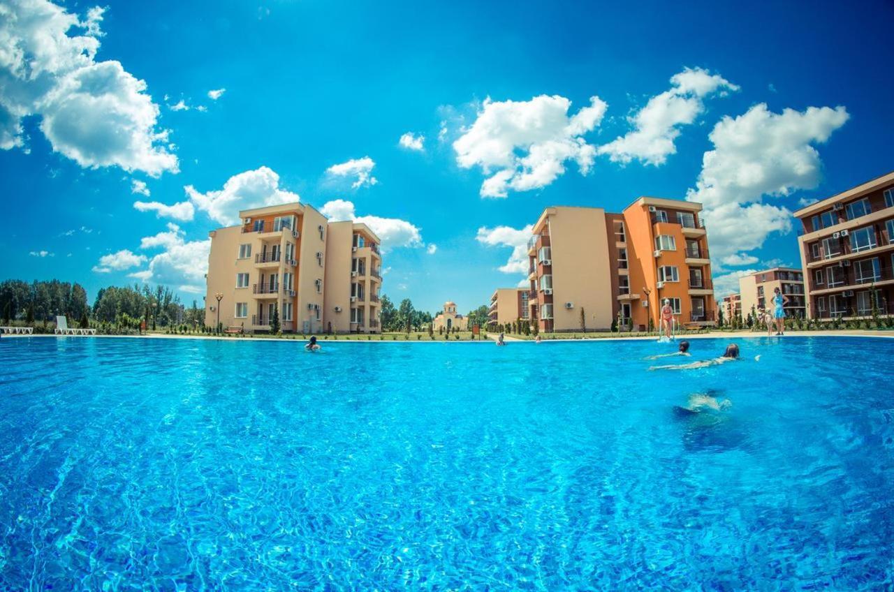 Holiday Fort Golf Club - Premium Apartments 阳光海滩 外观 照片