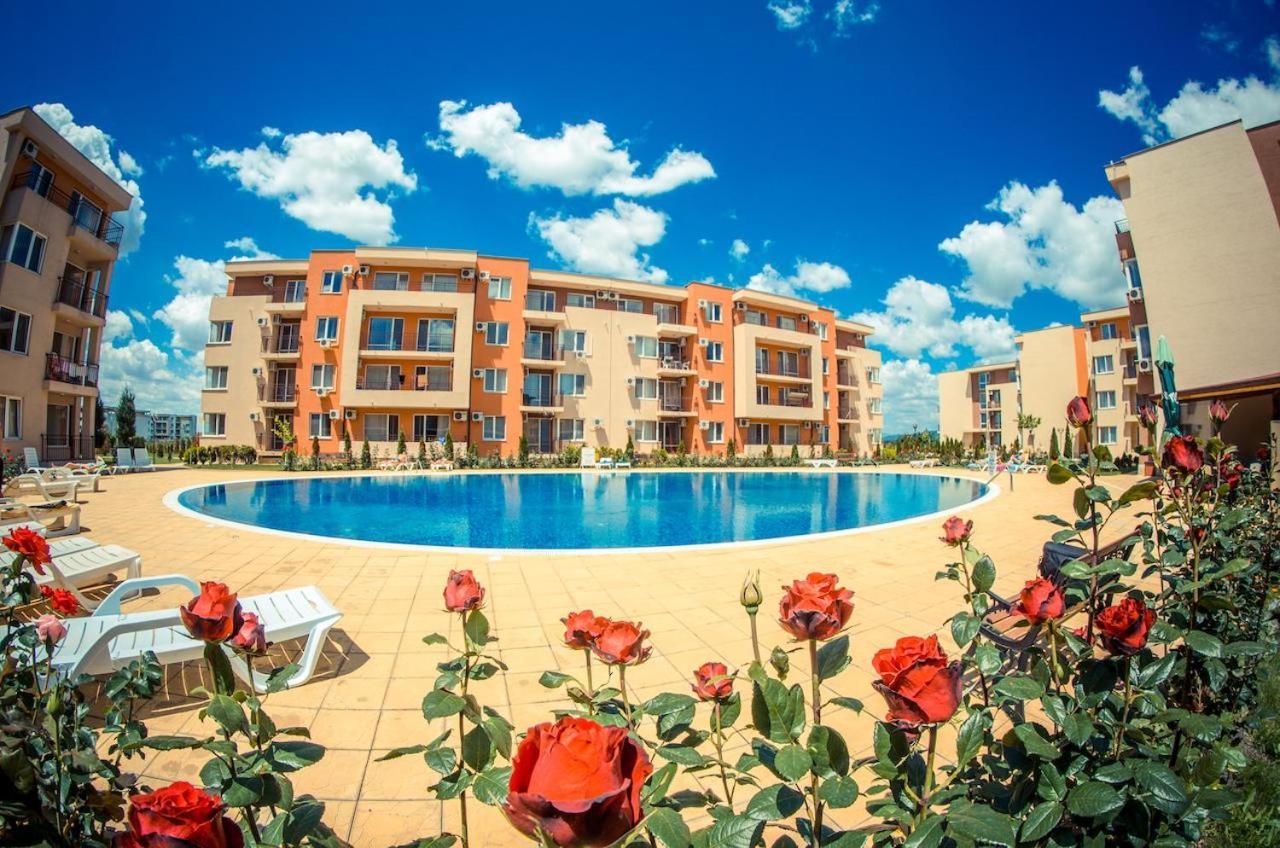Holiday Fort Golf Club - Premium Apartments 阳光海滩 外观 照片