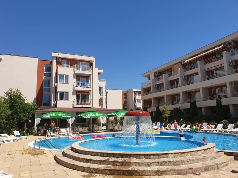 Holiday Fort Golf Club - Premium Apartments 阳光海滩 外观 照片